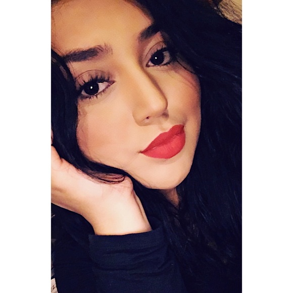 Meet your Posher, Mariaelisa - Picture 1 of 1